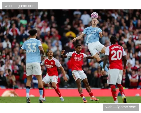 英超争冠白热化：阿森纳领先优势被蚕食，曼城吹响反攻号角