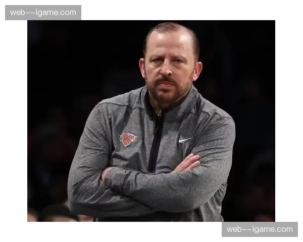 里夫斯被确诊为左侧腹斜肌二级拉伤，预计恢复时间4到6周赛季报销